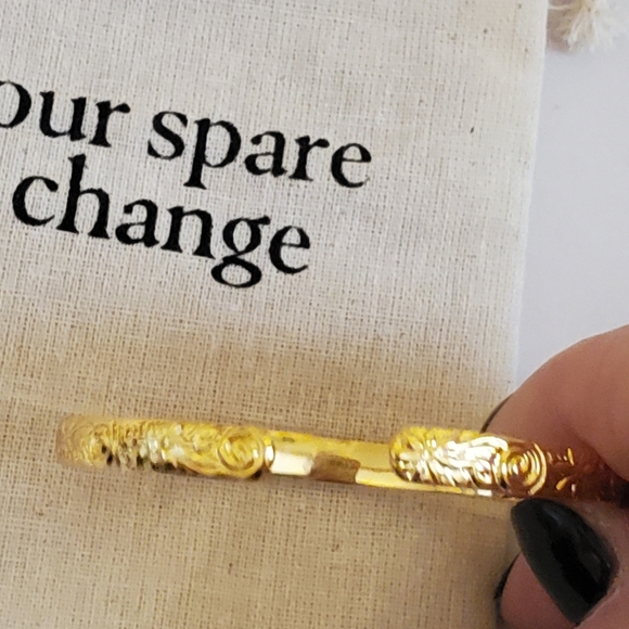 OUR SPARE CHANGE 18K GOLD PLATED NWT. FLORAL TEXTURE CUFF ADJUSTABLE - Picture 6 of 7